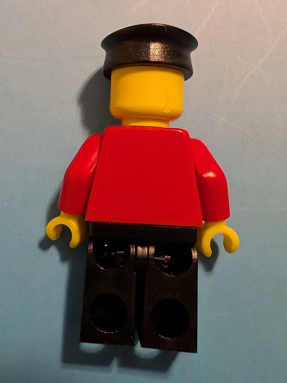 Vintage 1980 Lego EXX003 Exxon Tow Truck Driver Minifigure - Picture 2 of 3